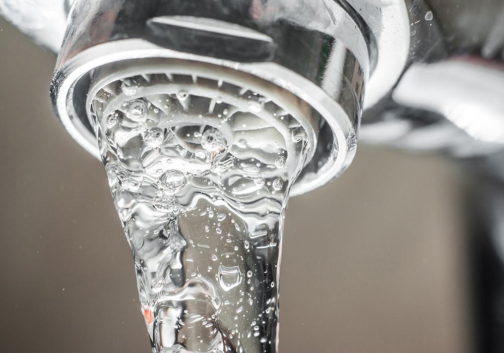 4 Signs You Need a Hard Water Softener For Your Home